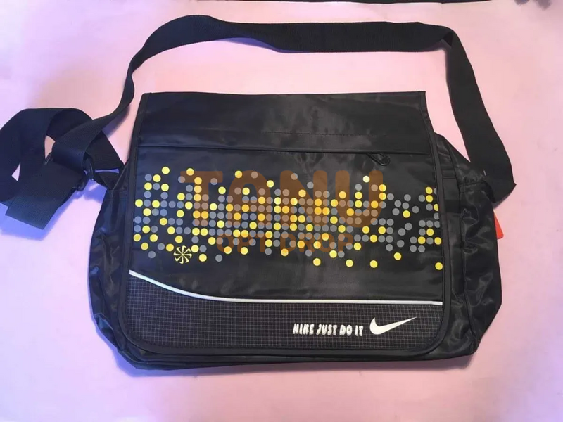 Спортивна сумка через плече Nike Just  doit 34x26 см 02k03p263 фото
